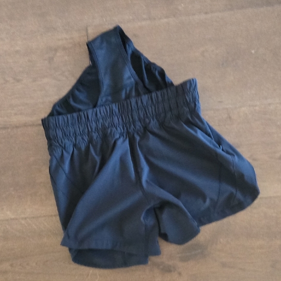 lululemon athletica Black Athletic Shorts - Picture 4 of 4
